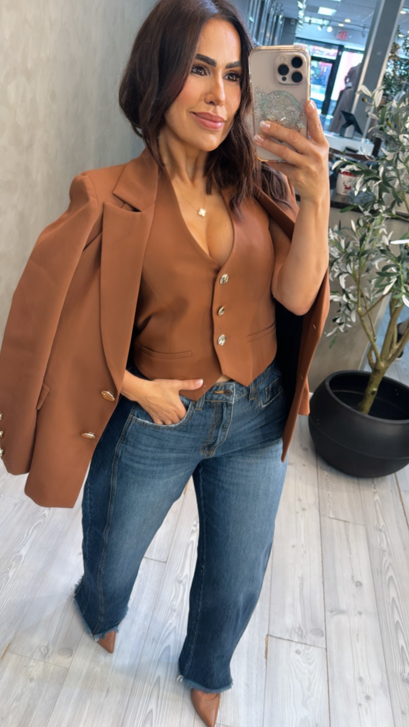 Mid Waisted Leg Jeans