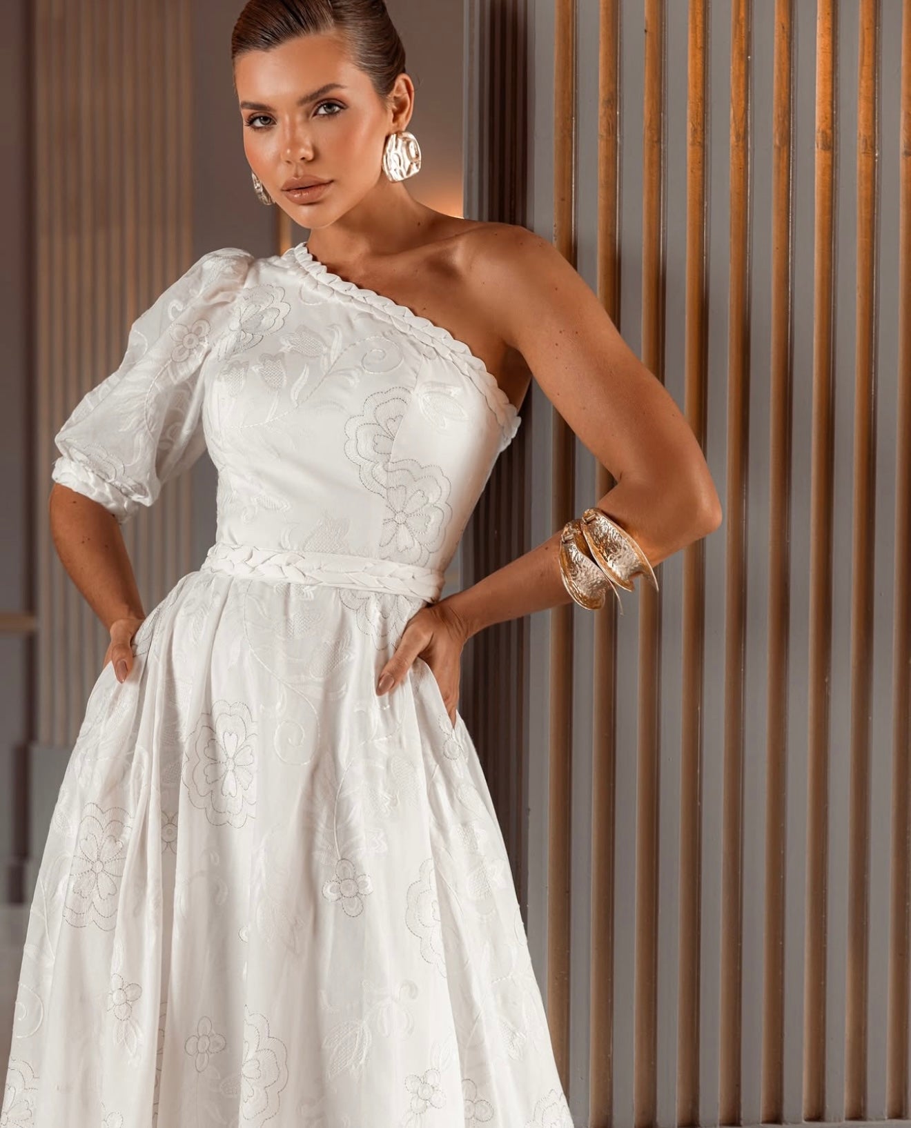 Off Shoulder Embroidery Dress