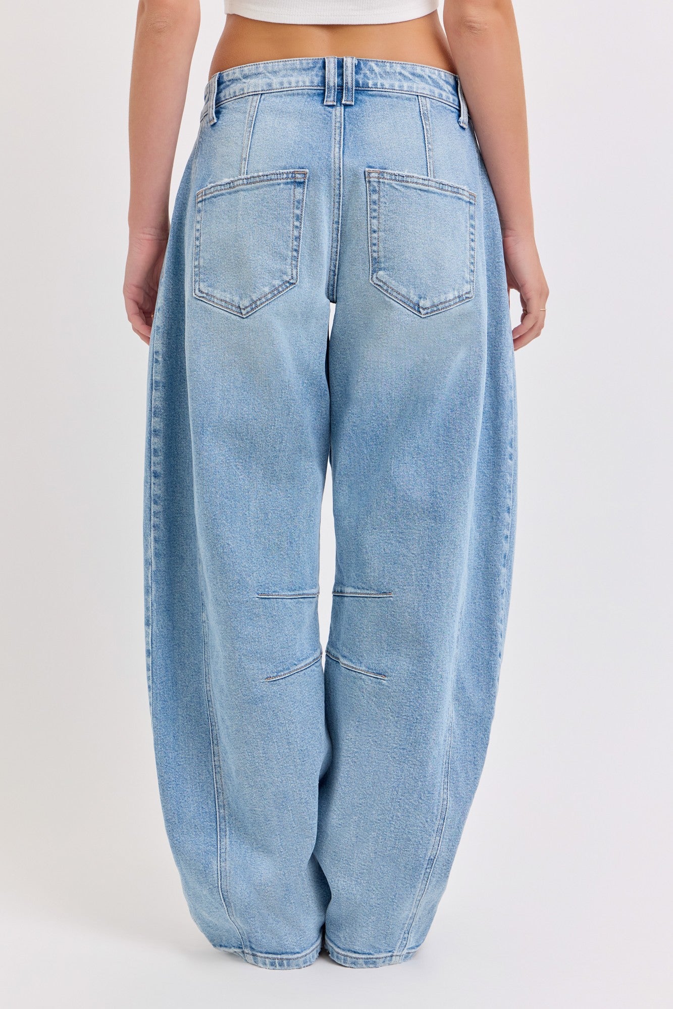 Mid Waisted Barrel Leg Jeans