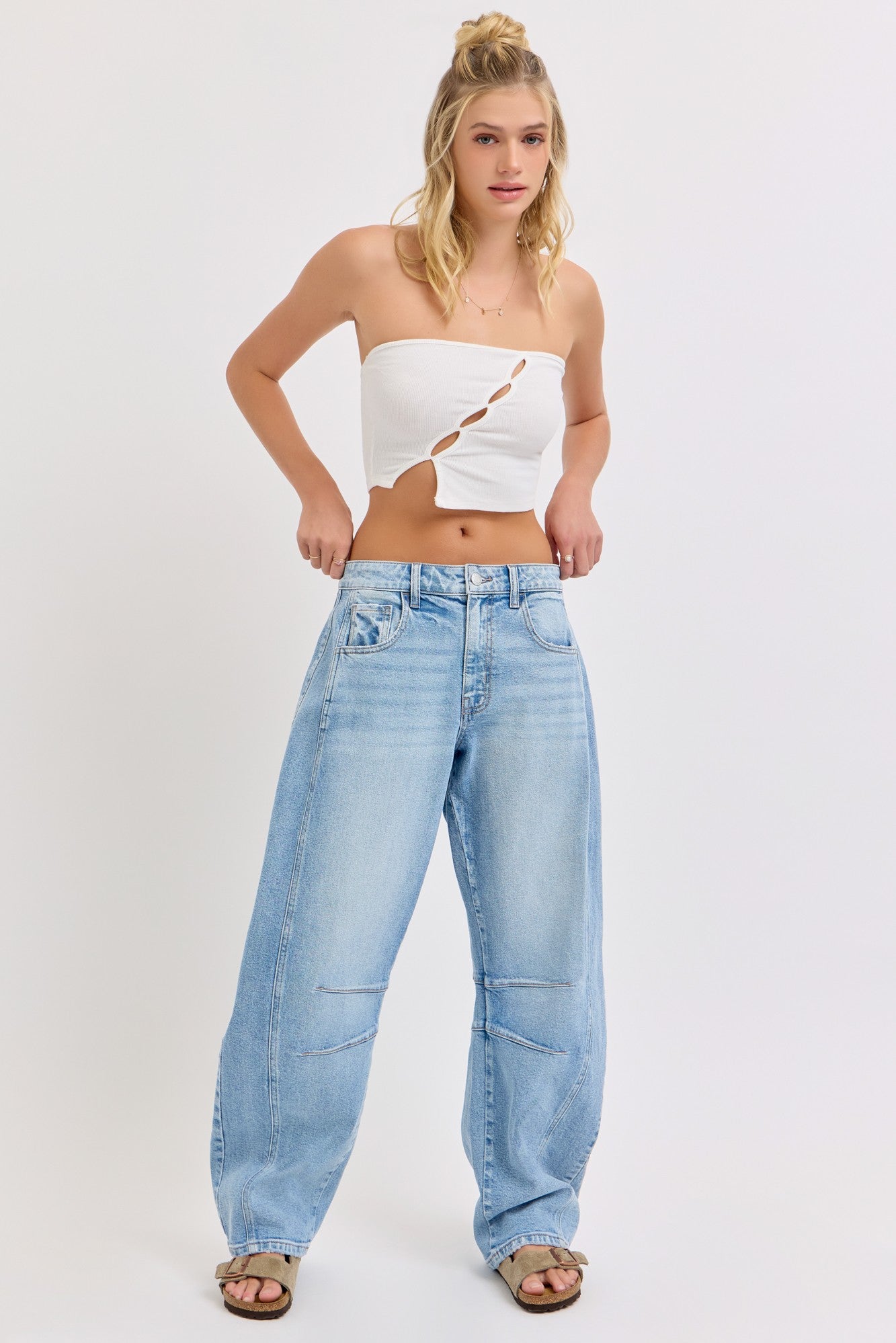 Mid Waisted Barrel Leg Jeans