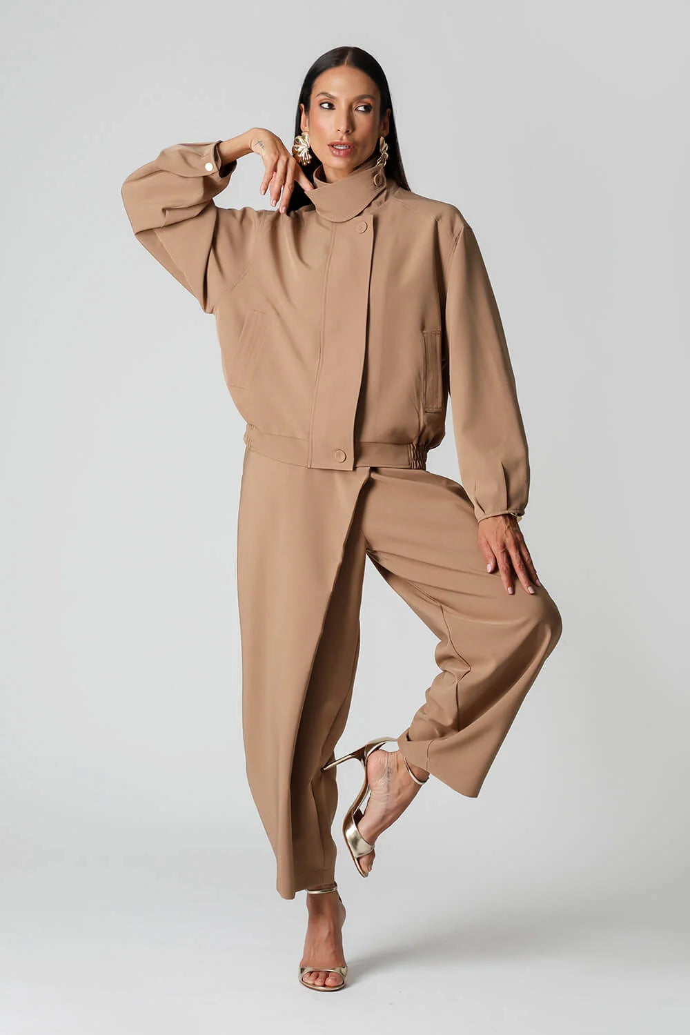 Tailored jacket with balloon sleeves