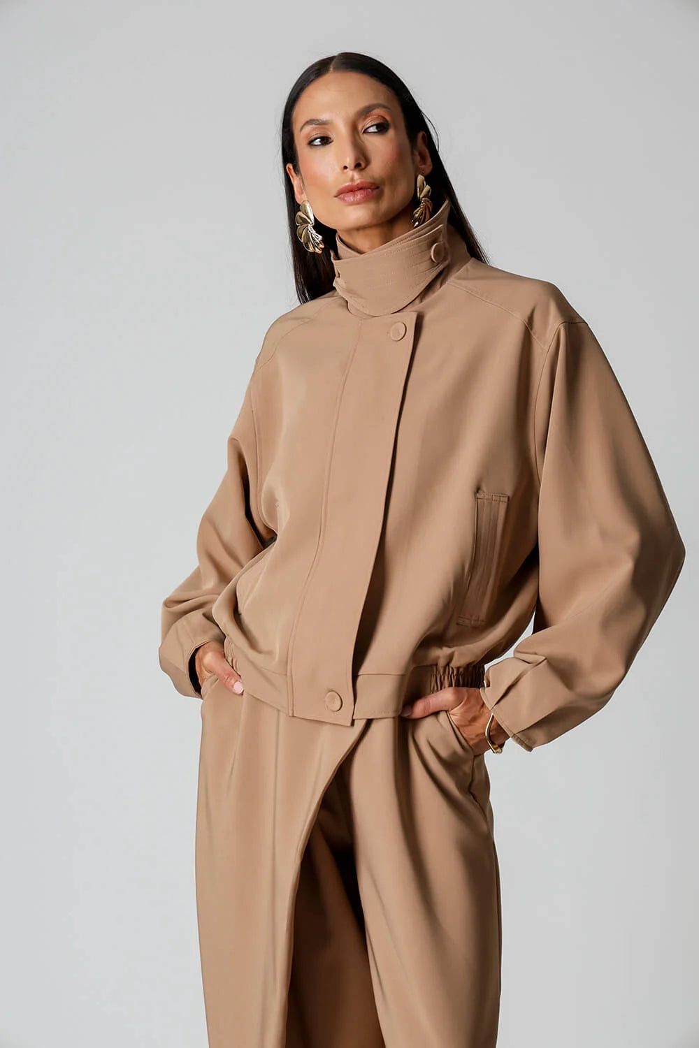 Tailored jacket with balloon sleeves