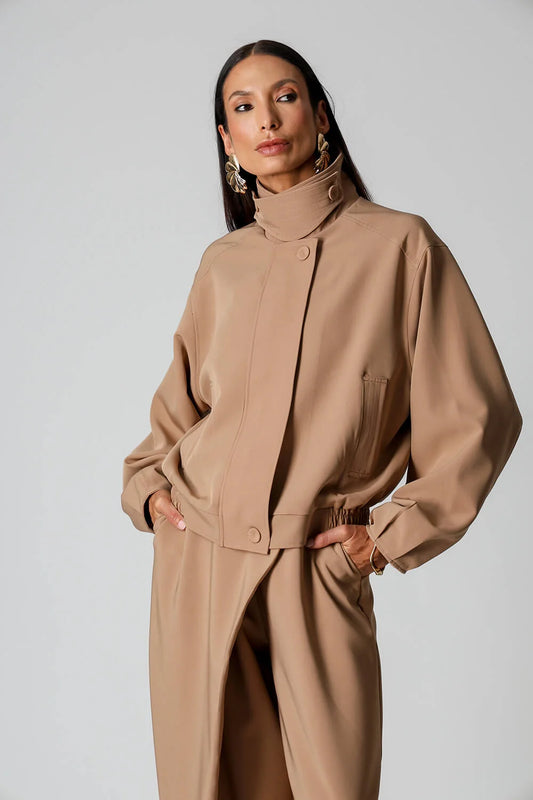 Tailored jacket with balloon sleeves