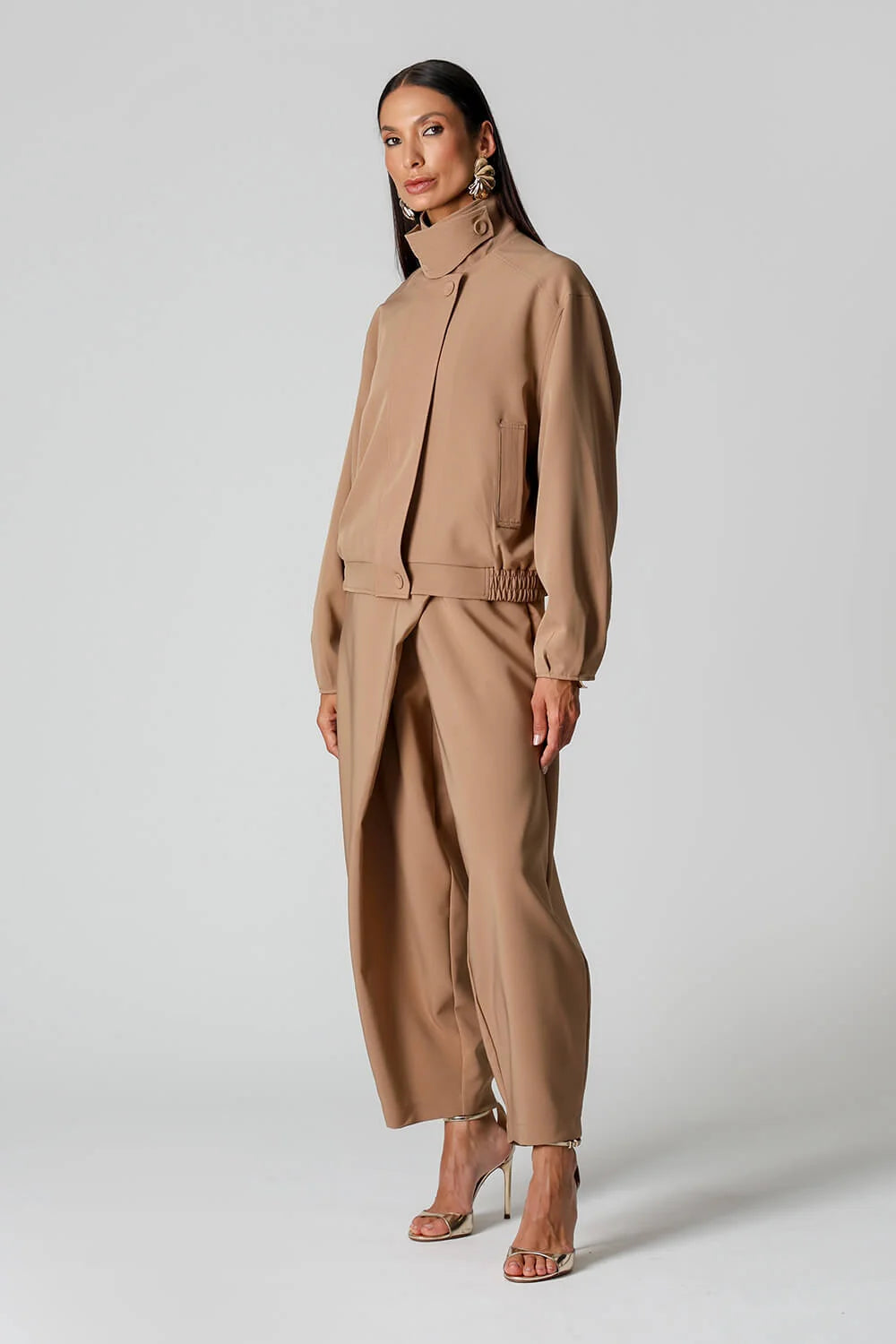 Tailored jacket with balloon sleeves